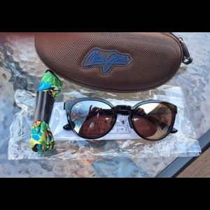 Maui Jim sunglasses new with case